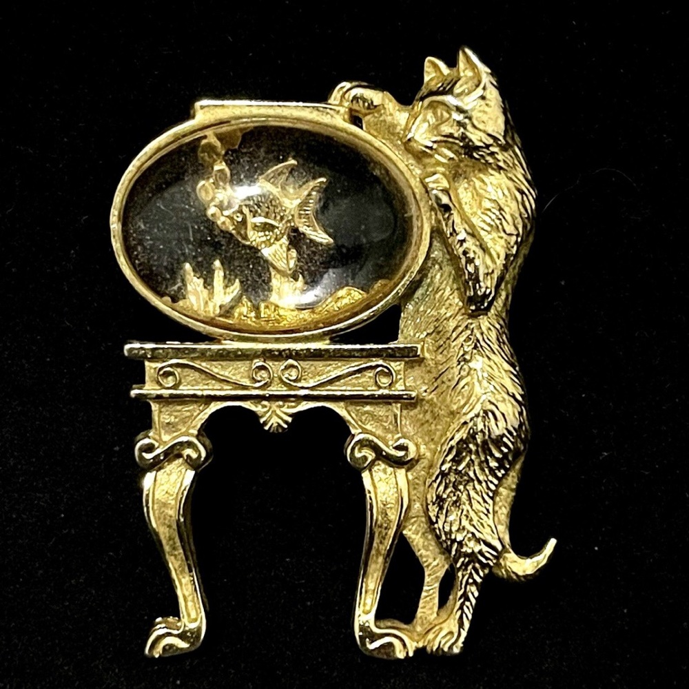 Gold tone Mischievous Cat with Fishbowl Fish Brooch Pin Retro Cat lovers